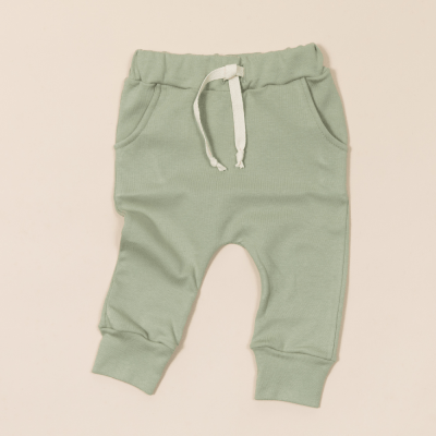 CALÇA VERDE COM BOLSO FACA