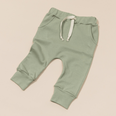 CALÇA VERDE COM BOLSO FACA