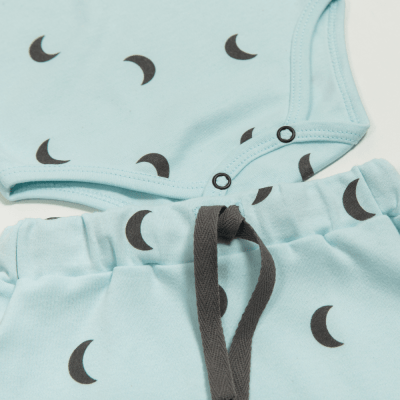 CONJUNTO BODY MANGA  CURTA E TAPA FRALDAS AZUL COM ESTAMPA DE LUA