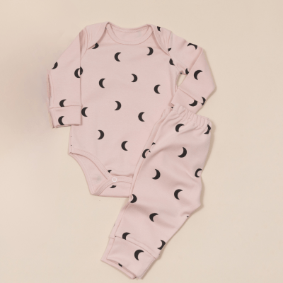 CONJUNTO BODY MANGA LONGA E CALÇA ROSA ESTAMPA LUA